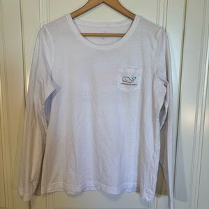 Vineyard Vines 100% cotton graphic t-shirt HAPPY HOLIDAYS w/Whale size medium